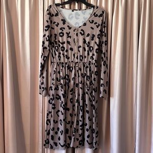 Size XL, leopard print dress. Fits like a Large